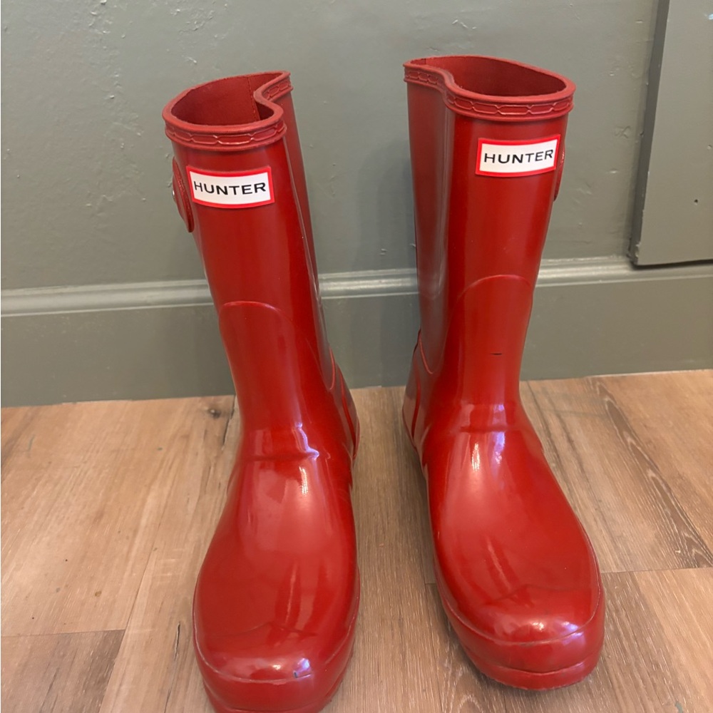 Hunter Classic Red Rain Boots - size 8 - Short Length